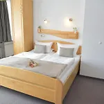 Haus Bambi Gasthof 3*