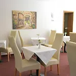 Haus Bambi Gasthof 3*
