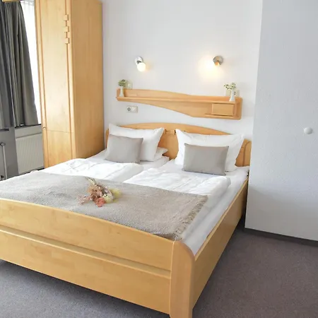 Haus Bambi בית הארחה 3*