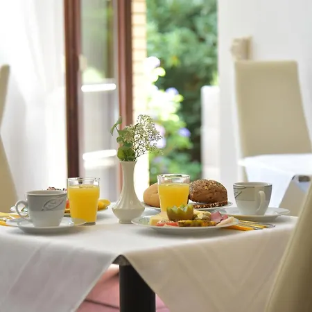 בית הארחה Haus Bambi 3*